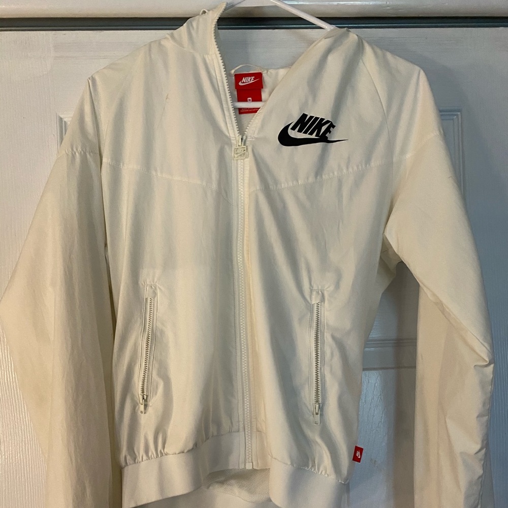 WHITE NIKEWINDBREAKER